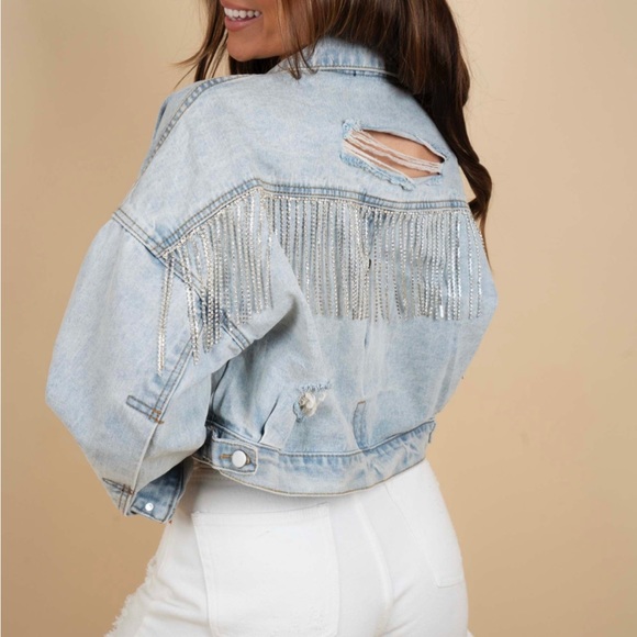 Stylish Light Blue Denim Jacket with Fringe - Picture 6 of 15